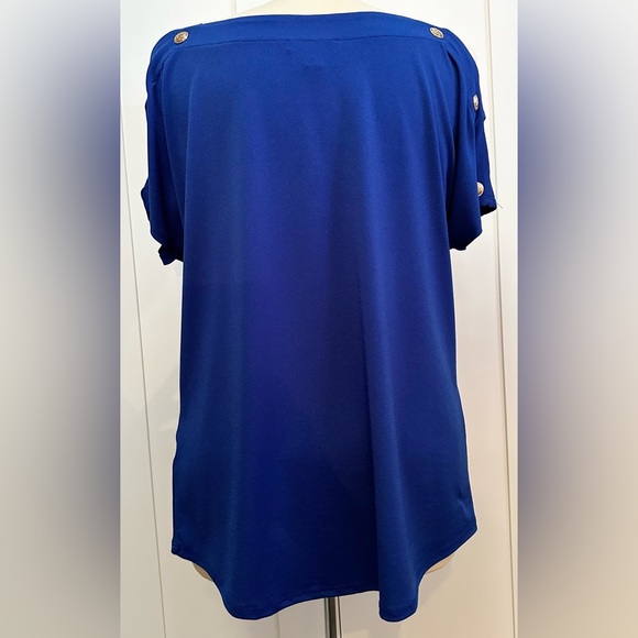 Royal Blue Cold Shoulder Gold Button Accent Top Sz MED Cable & Gauge - Picture 2 of 5